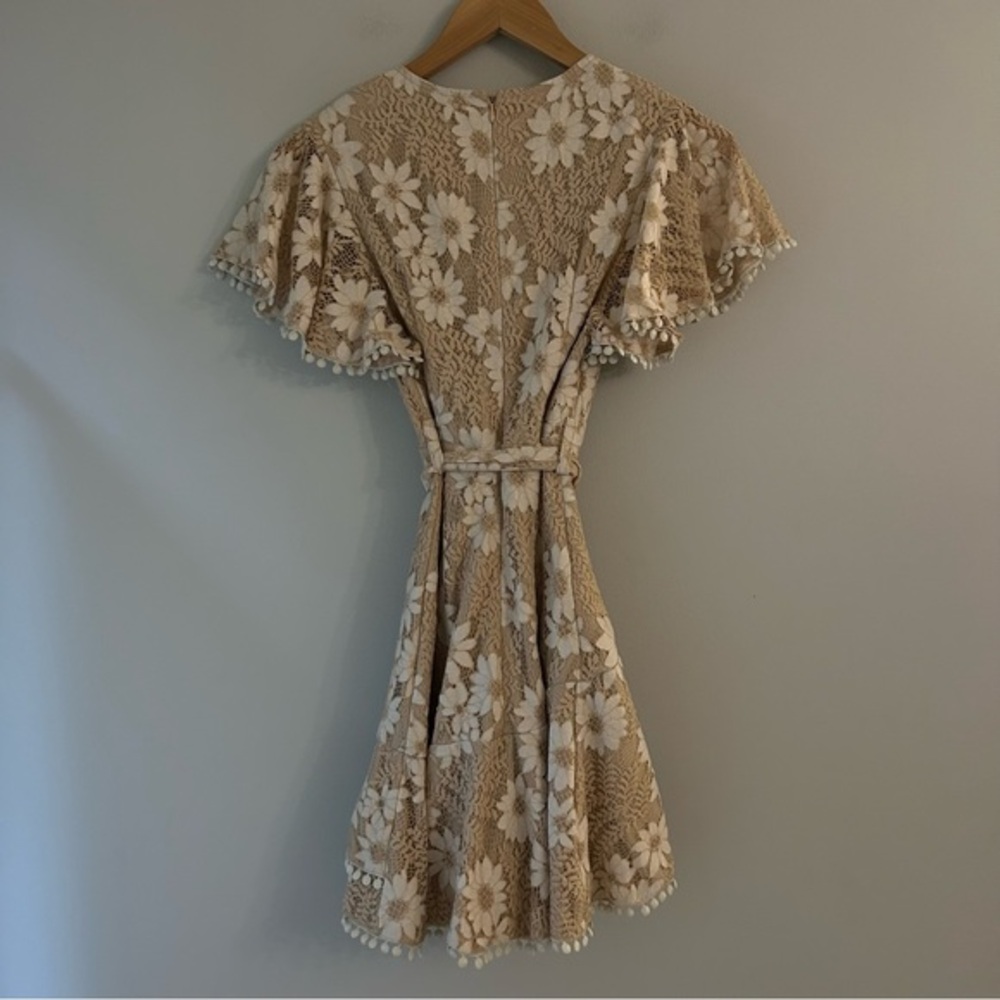 Selfie Leslie‎ Beige Flutter Sleeve Wrap V-Neck Mini Dress - Picture 4 of 7